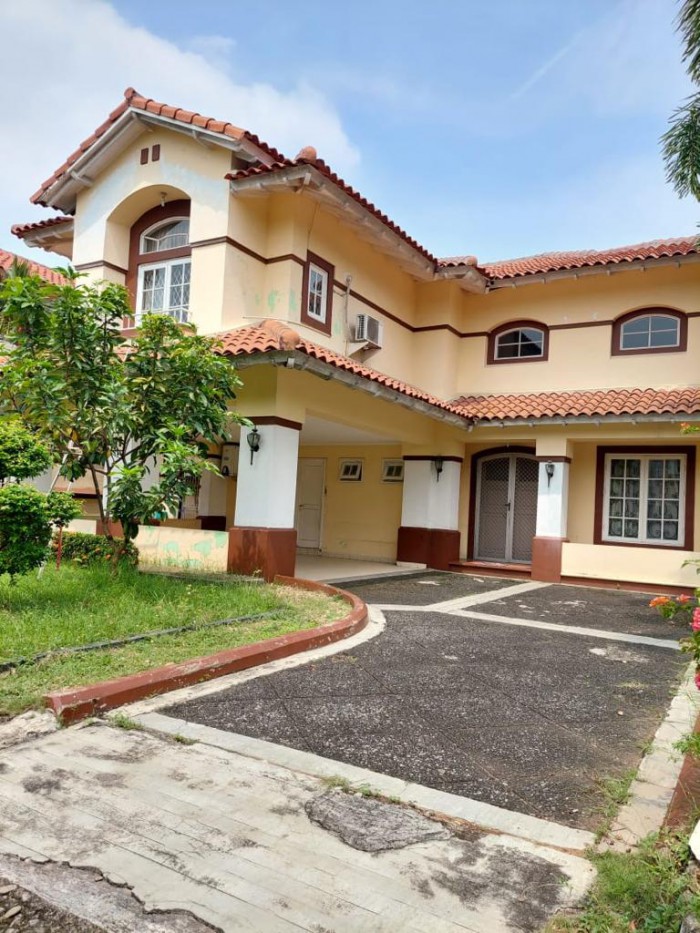 Rumah disewakan di Cluster Menteng Lippo Cikarang